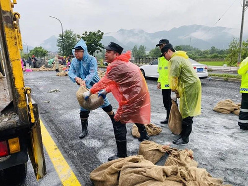 抗击暴雨 浙江保何在步履