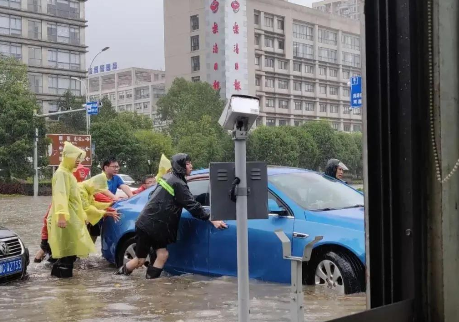 灾情便是命令，浙江保安逆风而行