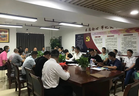 广东保安：那些逆行在风雨中的身影