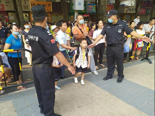南宁保平安力护航校园平安