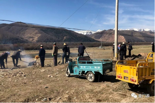 门源｜东川镇：党员引领＂国土绿化＂＂环境卫生整治＂双