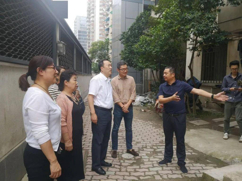 调研“金牌管家”老旧小区物业解决模式，让居住生活更具品质
